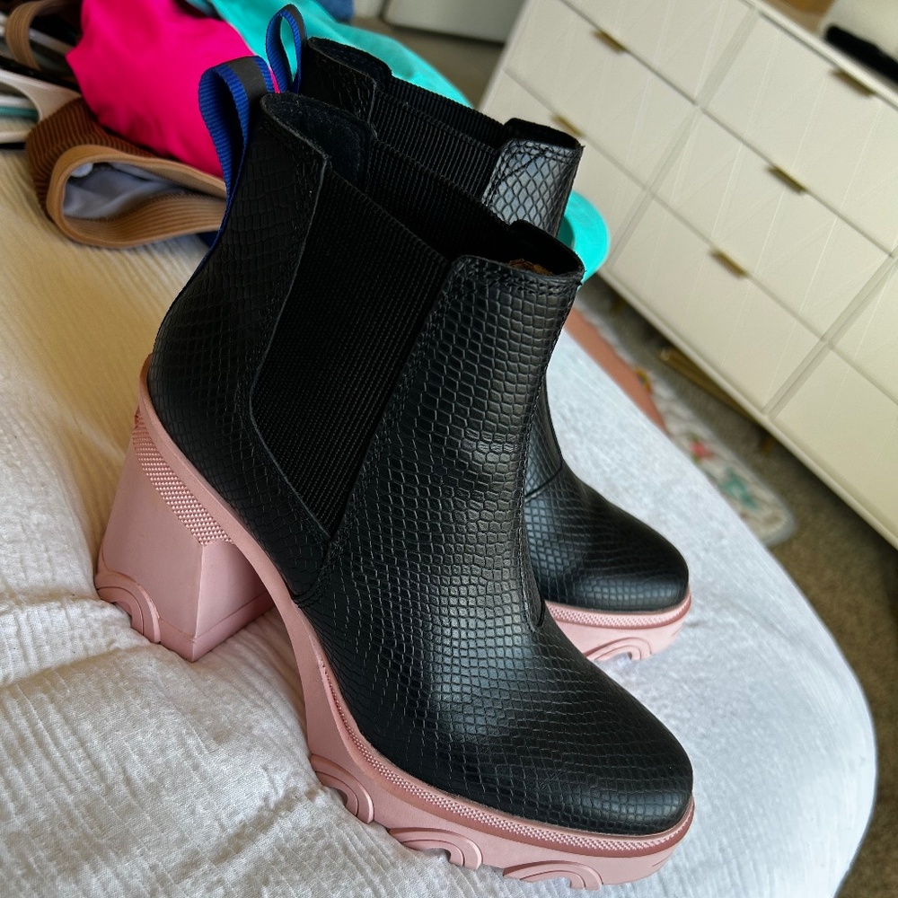 SOREL RAIN BOOT HEELS